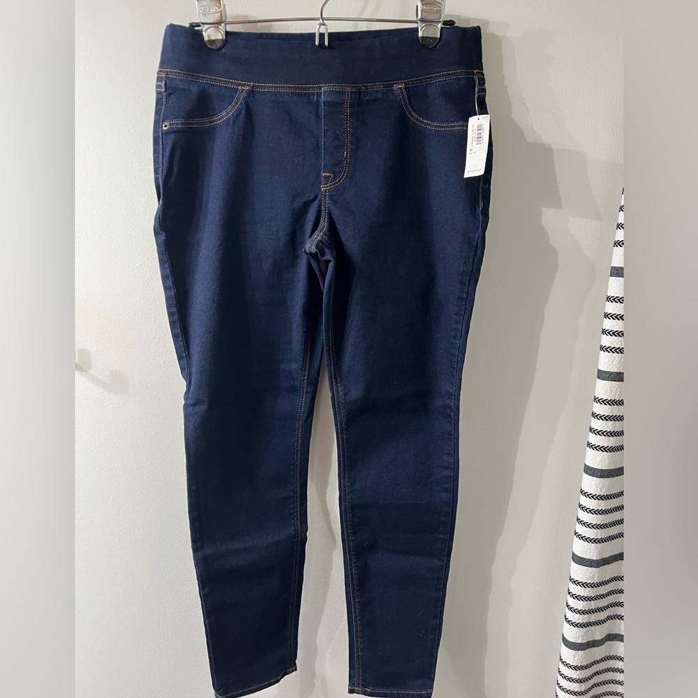 Old Navy Women's Super Skinny Jean Leggings. 10 Petite. NWT. No distressing.
